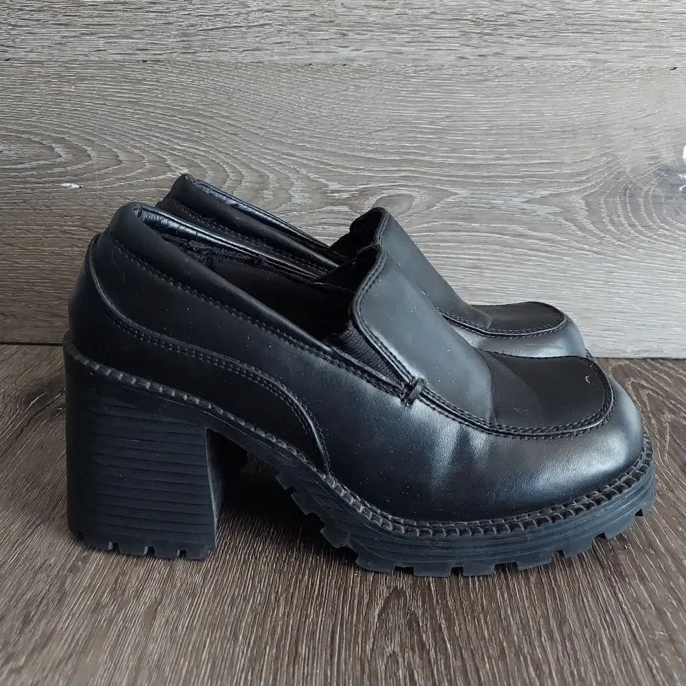 Route 66 Vintage 90s Black Chunky Heel Platform Loafer Size 6.5